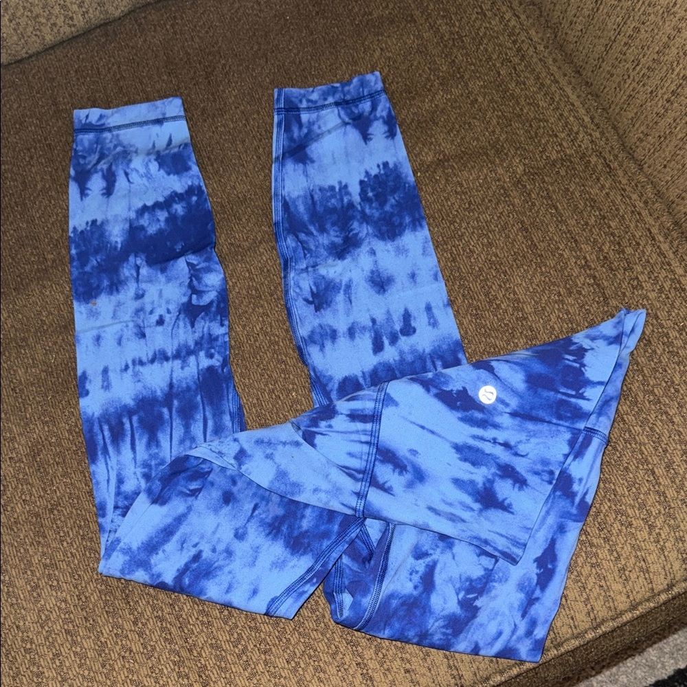 Lululemon Athletica Blue Tie-Dye Leggings